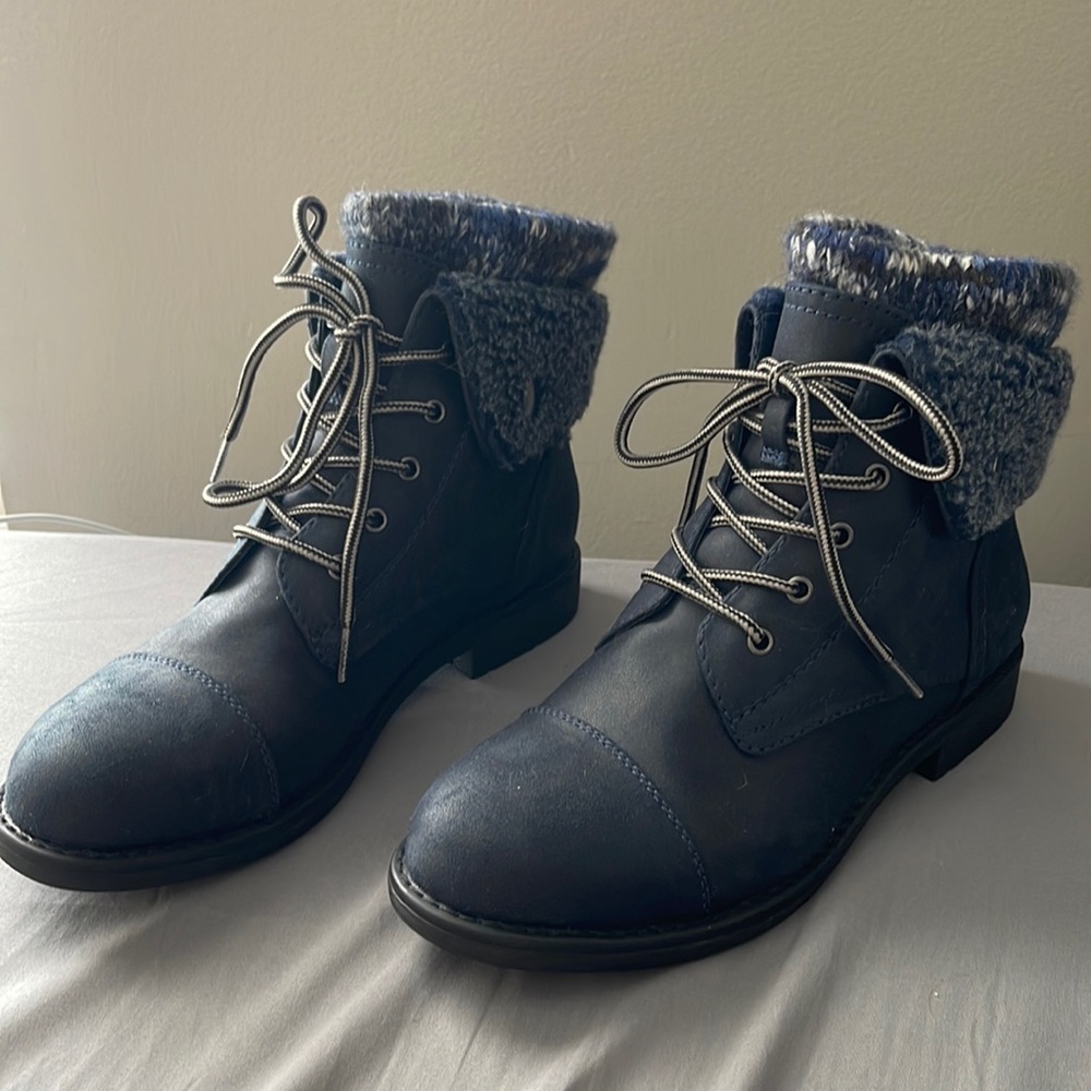 WHITE MOUNTAIN Women's Duena Boot
 CLIFFS BY WHITE MOUNTAIN Size 7.5 never worn